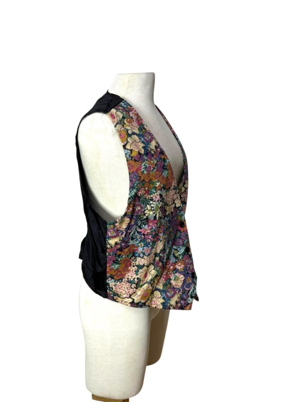 1990s womens floral tapestry vest or waistcoat Size L Plus Size - Picture 3 of 6